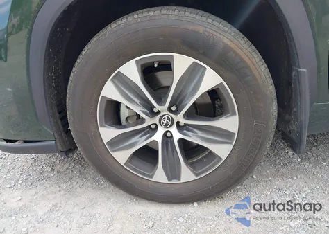 2023 Toyota Highlander Xle из США, поврежденный, VIN 5TDKDRBHXPS515888